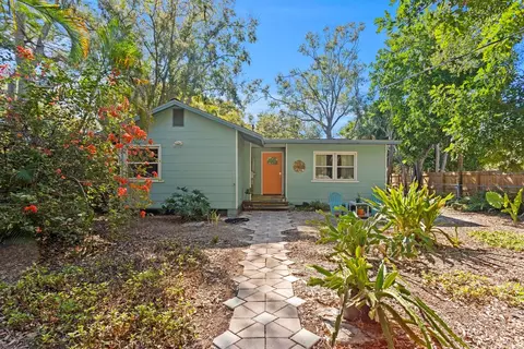 710 34th Ave S, Saint Petersburg, FL 33705