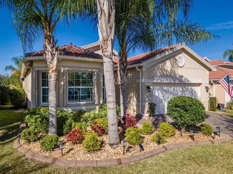 4912 Grand Banks Dr, Wimauma, FL 33598