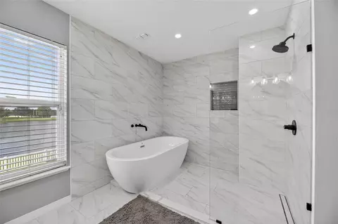 Bath - 13531 Mango Bay Dr, Riverview, FL 33579 photo 3 of 9