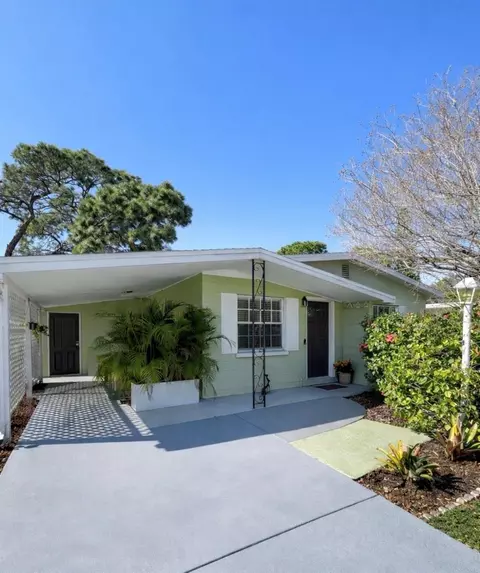 1713 59th St S, Gulfport, FL 33707