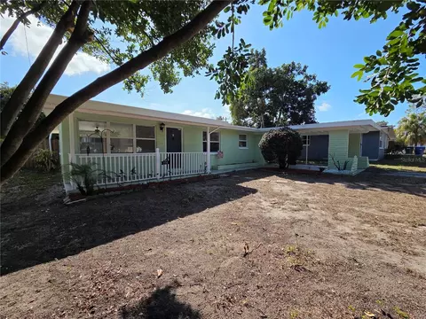 298 11th Ave SW, Largo, FL 33770