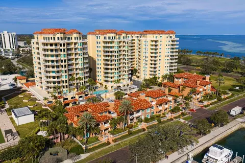 555 5th Ave NE #PH1, Saint Petersburg, FL 33701