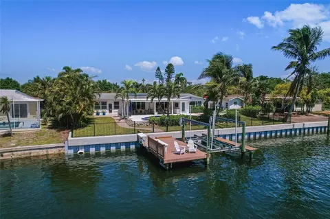 1112 38th Ave NE, Saint Petersburg, FL 33704