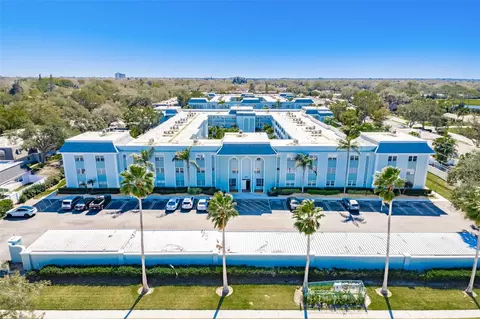 701 Poinsettia Rd #208, Belleair, FL 33756