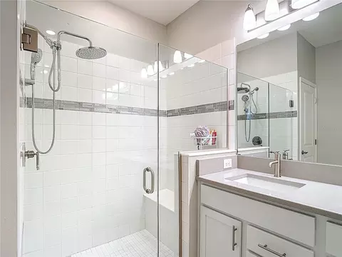 Bath - 9526 Clarkwild Pl, Seffner, FL 33584 photo 4 of 6