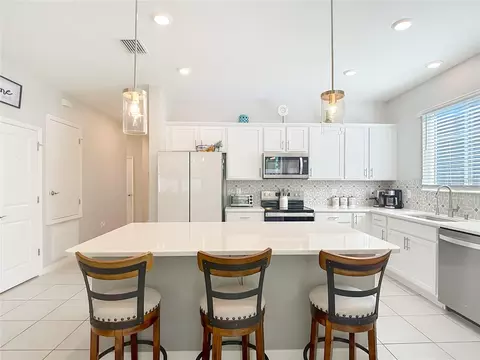 Kitchen - 9526 Clarkwild Pl, Seffner, FL 33584 photo 9 of 9