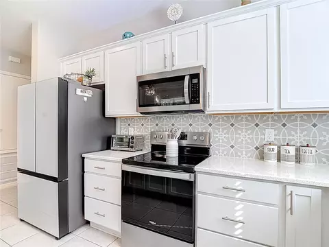 Kitchen - 9526 Clarkwild Pl, Seffner, FL 33584 photo 3 of 9