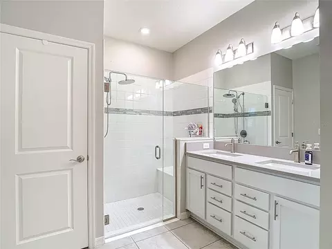 Bath - 9526 Clarkwild Pl, Seffner, FL 33584 photo 3 of 6