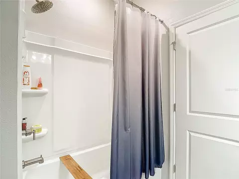 Bath - 9526 Clarkwild Pl, Seffner, FL 33584 photo 6 of 6