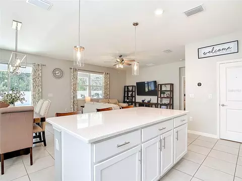 Kitchen - 9526 Clarkwild Pl, Seffner, FL 33584 photo 6 of 9