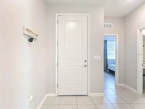 Entry Way - 9526 Clarkwild Pl, Seffner, FL 33584 photo 3 of 3
