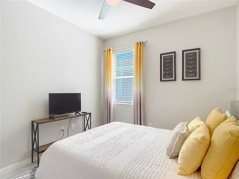 Bedroom - 9526 Clarkwild Pl, Seffner, FL 33584 photo 5 of 10