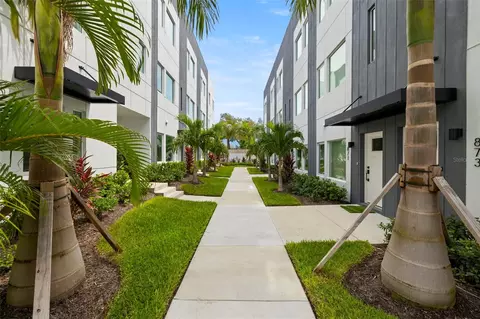 865 S 6 Ave S #17, Saint Petersburg, FL 33701