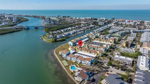 1 Windrush Blvd #19, Indian Rocks Beach, FL 33785