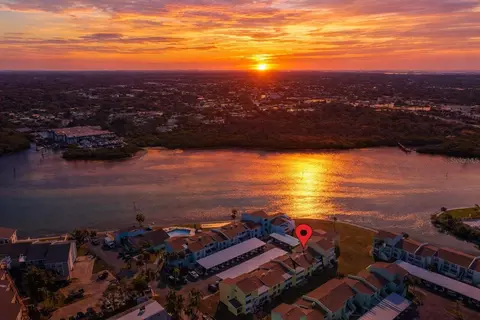 1 Windrush Blvd #19, Indian Rocks Beach, FL 33785