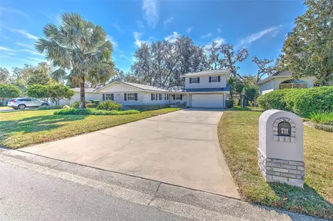 711 Bannockburn Ave, Temple Terrace, FL 33617
