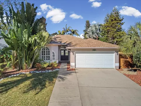 402 Village Dr, Tarpon Springs, FL 34689