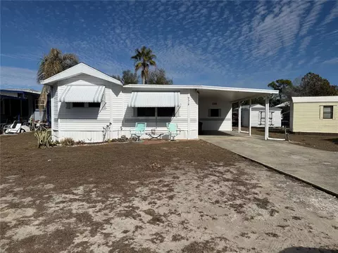 9514 Black Bear Dr, Weeki Wachee, FL 34613