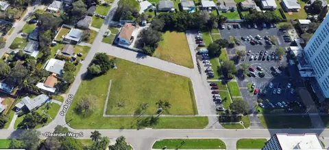 6740 Park St S, South Pasadena, FL 33707