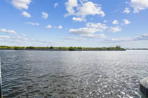 1705 Meyers Cove Dr, Tarpon Springs, FL 34689