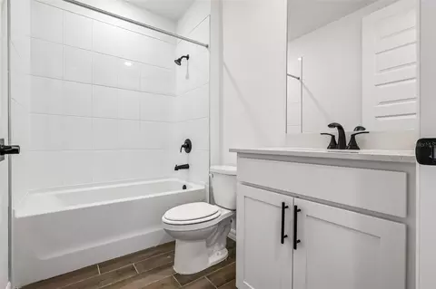 Bath - 3335 Orchard Loop, Bartow, FL 33830 photo 1 of 3