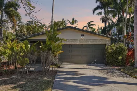 3843 Shore Acres Blvd NE, Saint Petersburg, FL 33703