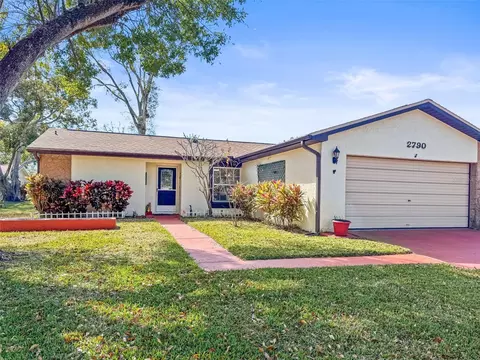 2790 Lomond Dr, Palm Harbor, FL 34684