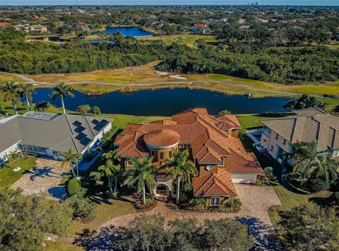 9209 Silverthorn Rd, Seminole, FL 33777
