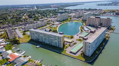 4525 Cove Cir #608, Saint Petersburg, FL 33708