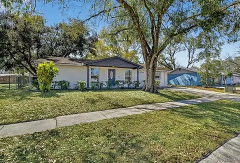 3706 Mistwood Dr, Tampa, FL 33619