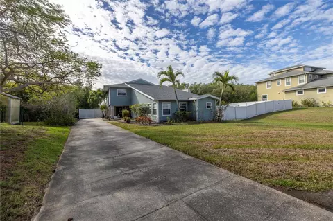 734 Weedon Dr NE, Saint Petersburg, FL 33702