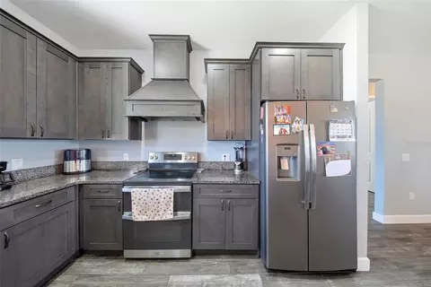 Kitchen - 3090 80 Foot Rd, Bartow, FL 33830 photo 2 of 3