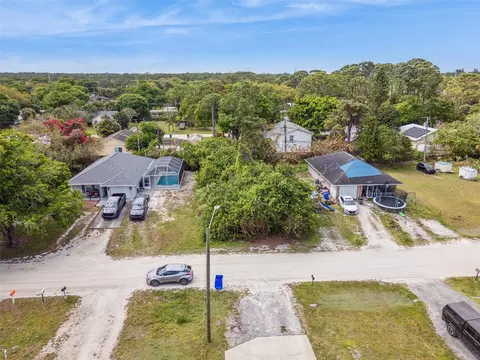 1335 25th Ave SW, Vero Beach, FL 32962