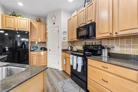 Kitchen - 11911 Valley Falls Loop, Spring Hill, FL 34609 photo 2 of 3