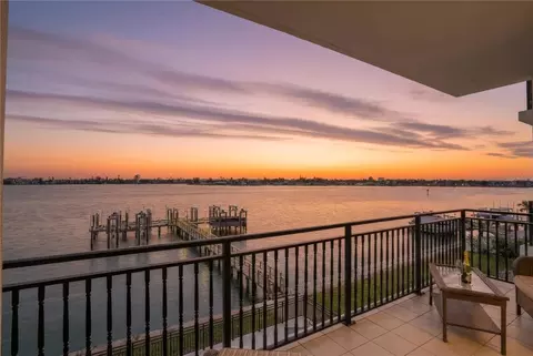 312 8th Ave N #203, Tierra Verde, FL 33715