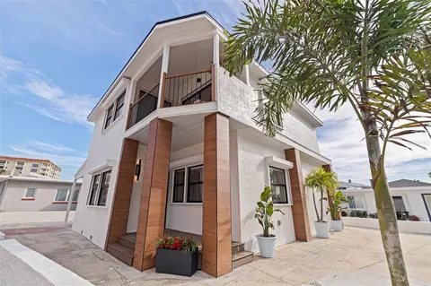 113 176th Ave W, Redington Shores, FL 33708