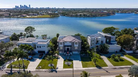 3830 Shore Acres Blvd NE, Saint Petersburg, FL 33703