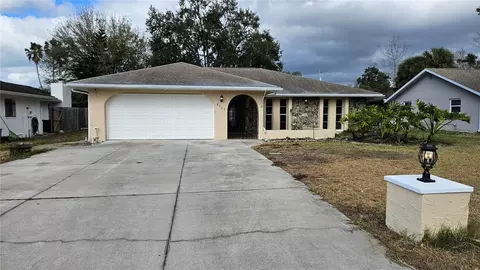 8533 Viva Via Dr, Hudson, FL 34667