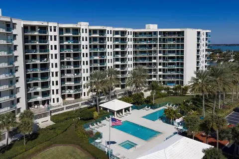 670 Island Way #304, Clearwater Beach, FL 33767