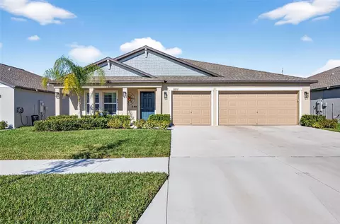 15217 Zircon Red Dr, Wimauma, FL 33598