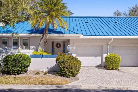 1683 Watermark Cir NE, Saint Petersburg, FL 33702