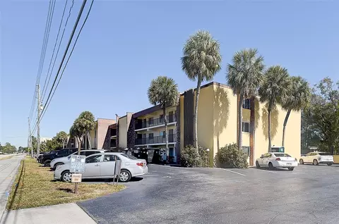 4435 1st St NE #111, Saint Petersburg, FL 33703