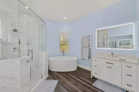 Bath - 3410 26th Ave E, Bradenton, FL 34208 photo 3 of 8
