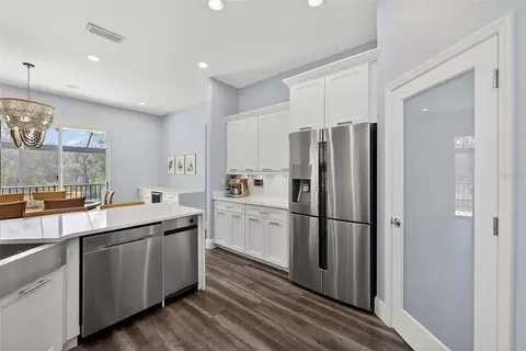 Kitchen - 3410 26th Ave E, Bradenton, FL 34208 photo 6 of 12