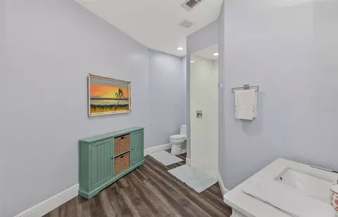Bath - 3410 26th Ave E, Bradenton, FL 34208 photo 7 of 8