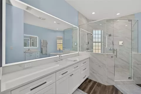 Bath - 3410 26th Ave E, Bradenton, FL 34208 photo 1 of 8