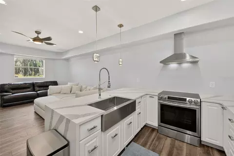 Kitchen - 3410 26th Ave E, Bradenton, FL 34208 photo 8 of 12