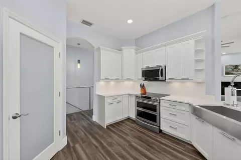 Kitchen - 3410 26th Ave E, Bradenton, FL 34208 photo 2 of 12