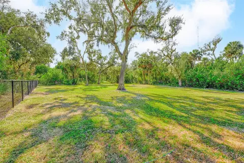 Exterior - 3410 26th Ave E, Bradenton, FL 34208 photo 19 of 25