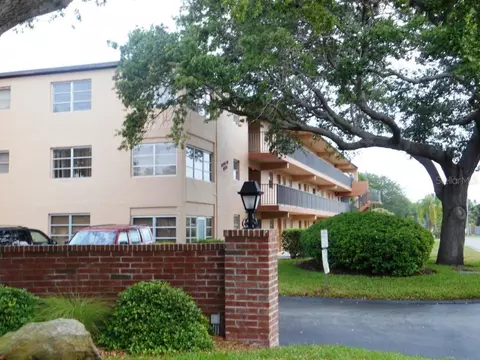4600 98th Way N #D-309, Saint Petersburg, FL 33708
